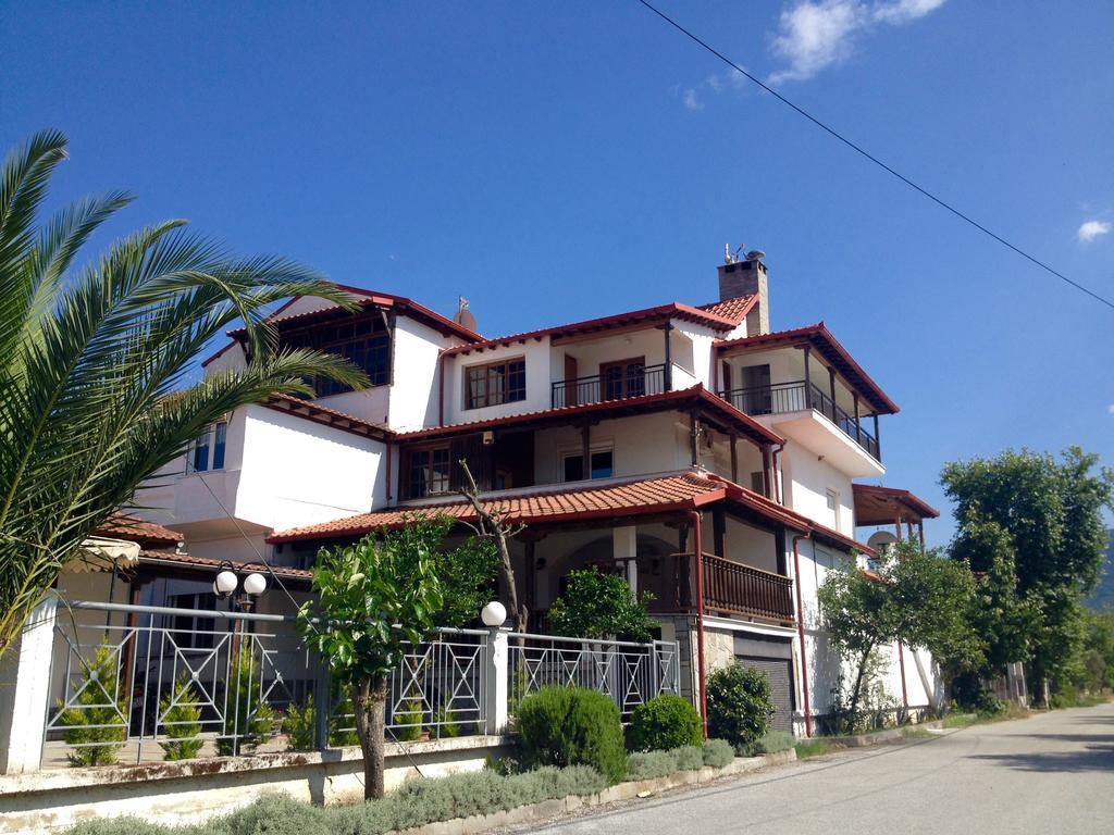 Menis Haus Apartment Nea Nea Vrasna Exterior photo